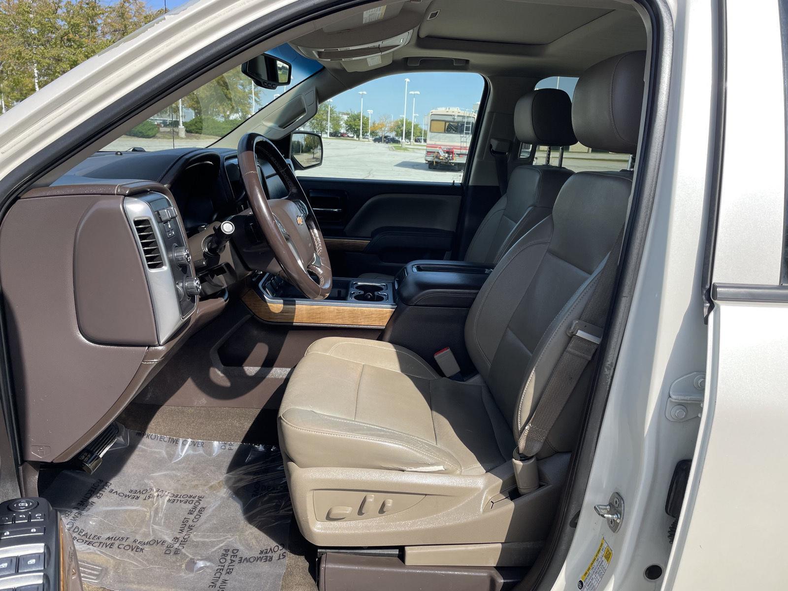 Vehicle photo 16