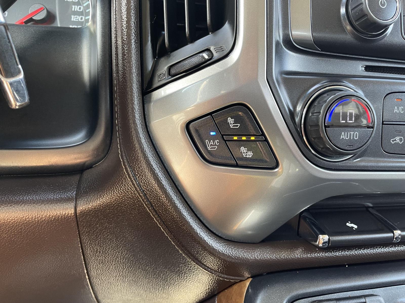 Vehicle photo 26