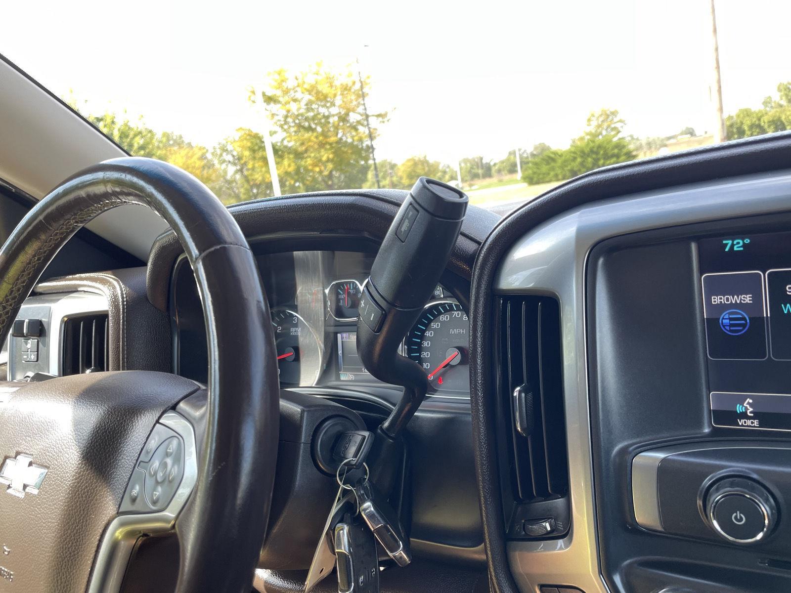 Vehicle photo 30