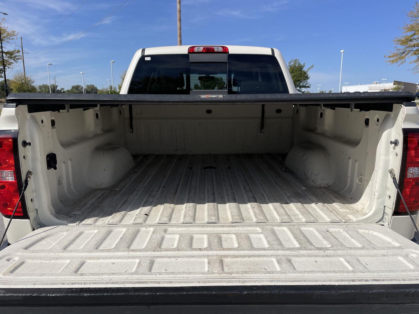 Vehicle photo 35