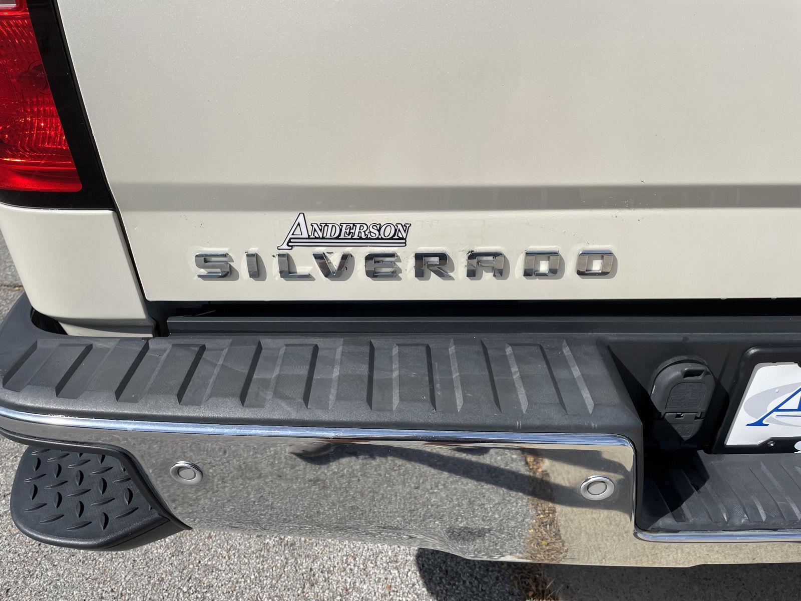 Vehicle photo 37