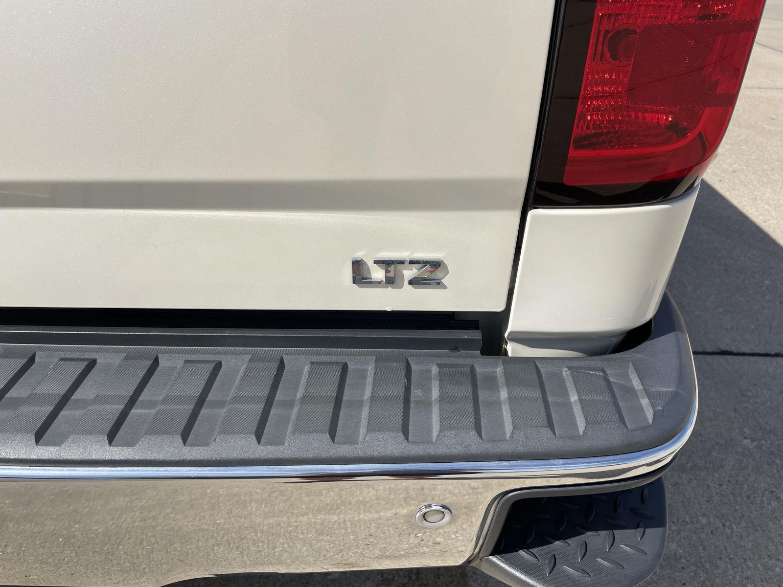 Vehicle photo 38
