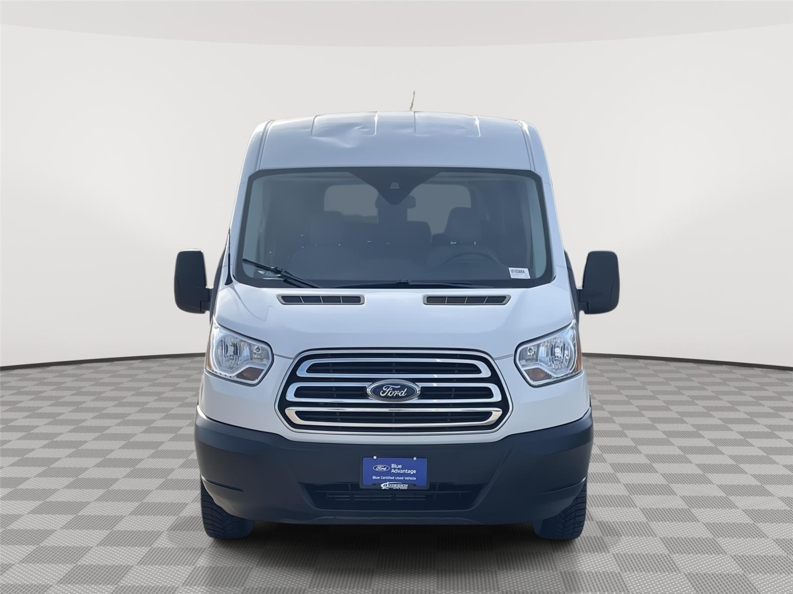 Vehicle photo 4