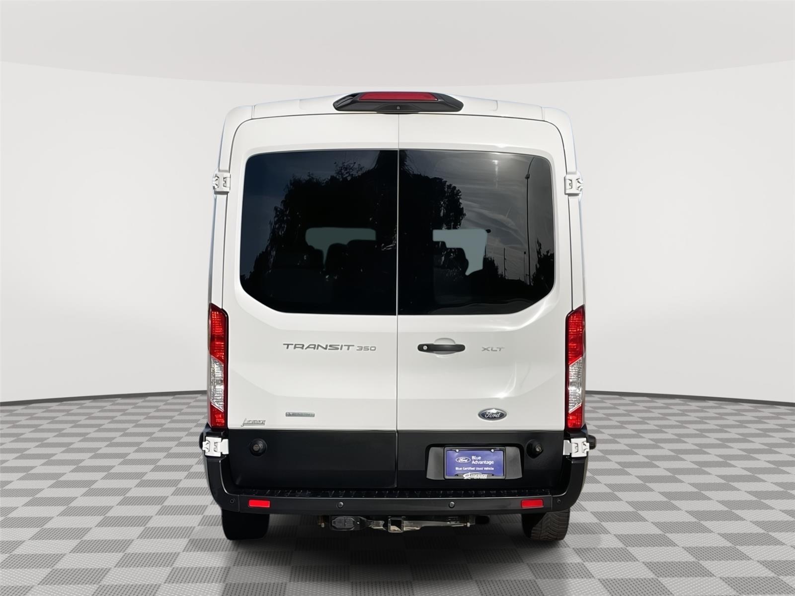 Vehicle photo 8
