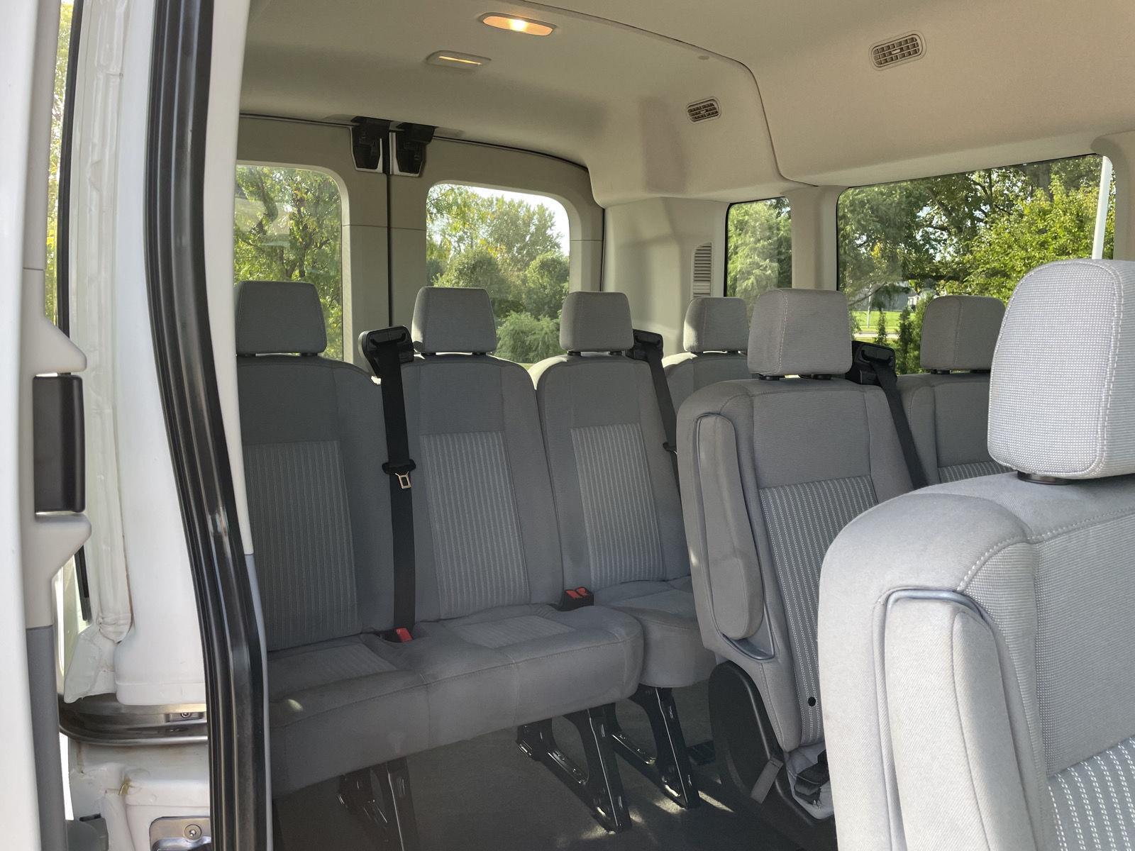 Vehicle photo 20