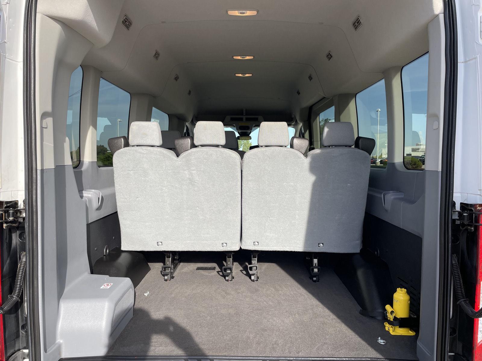 Vehicle photo 21