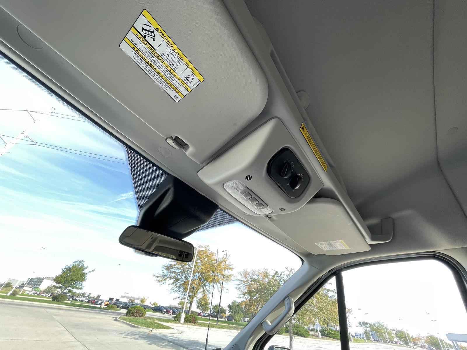 Vehicle photo 22