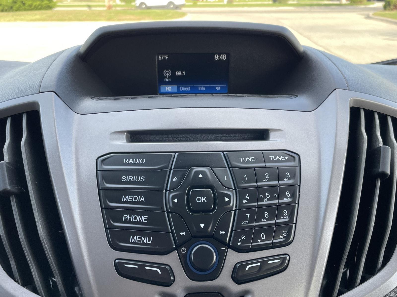 Vehicle photo 25