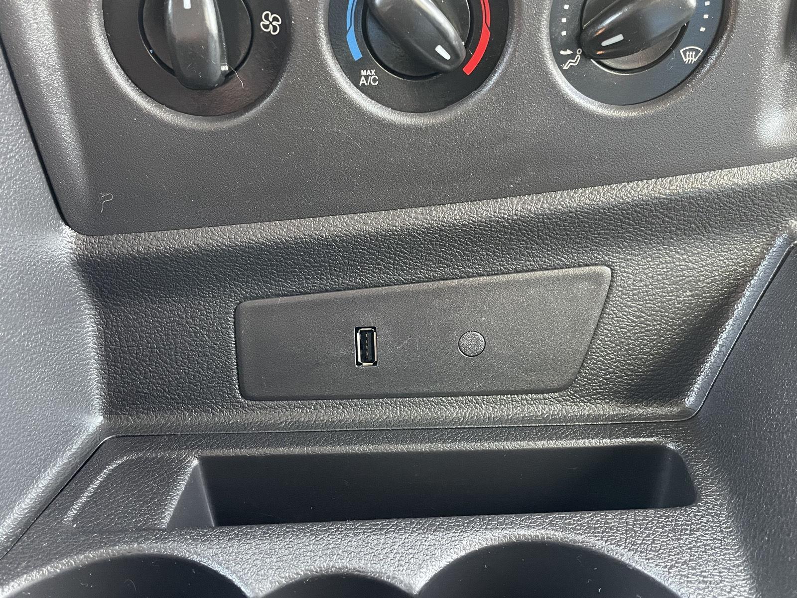 Vehicle photo 27