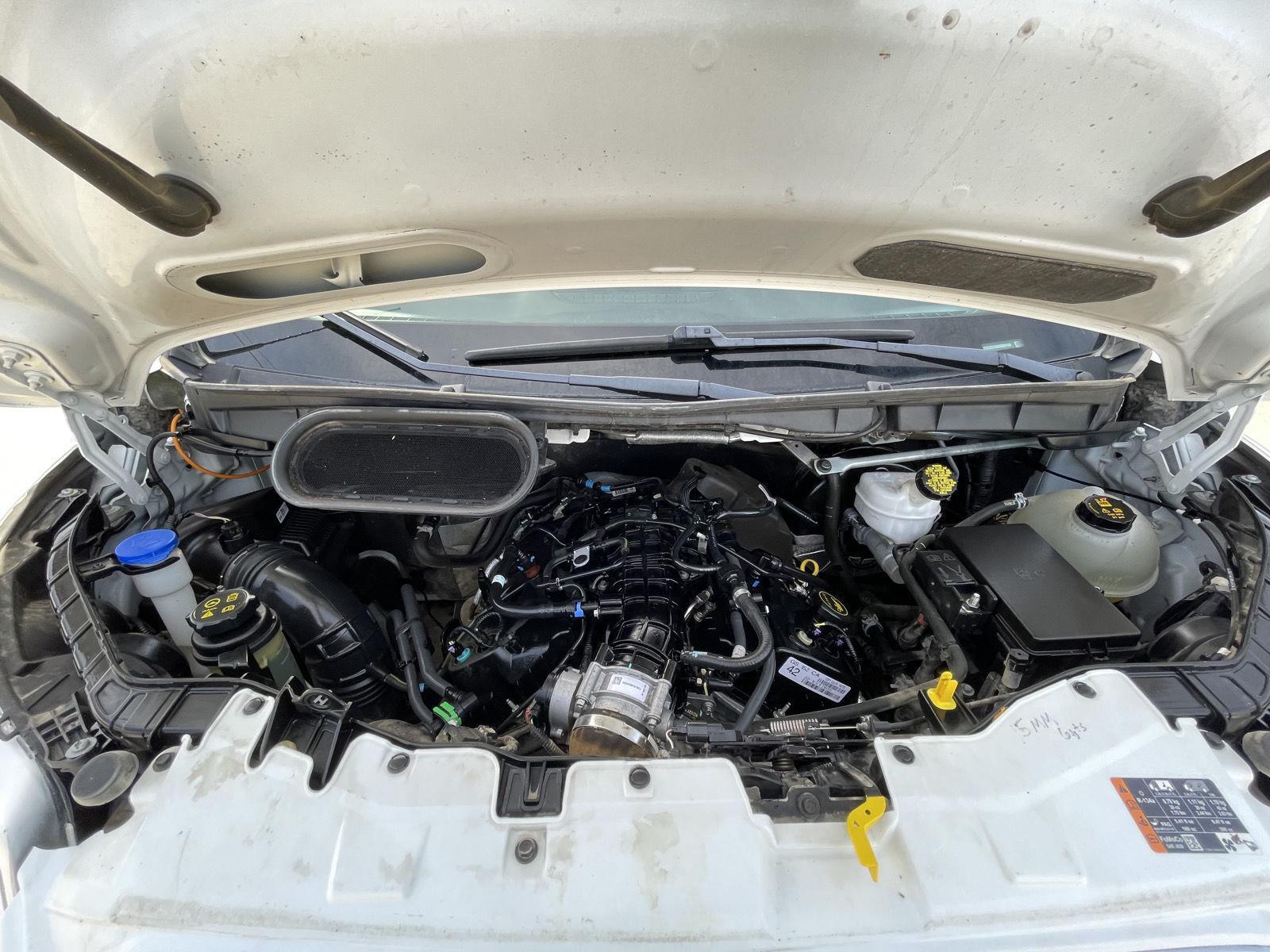 Vehicle photo 32
