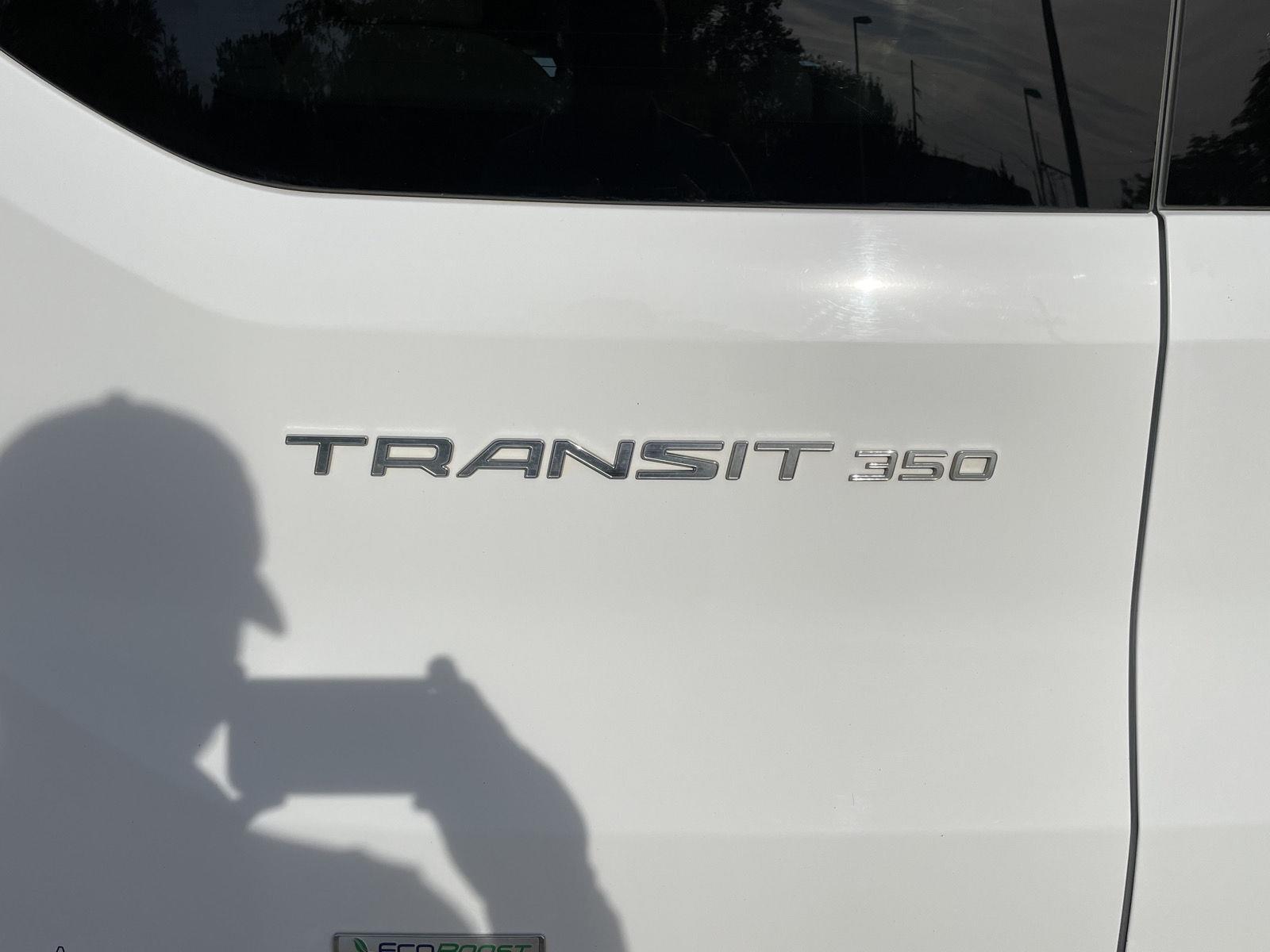 Vehicle photo 33