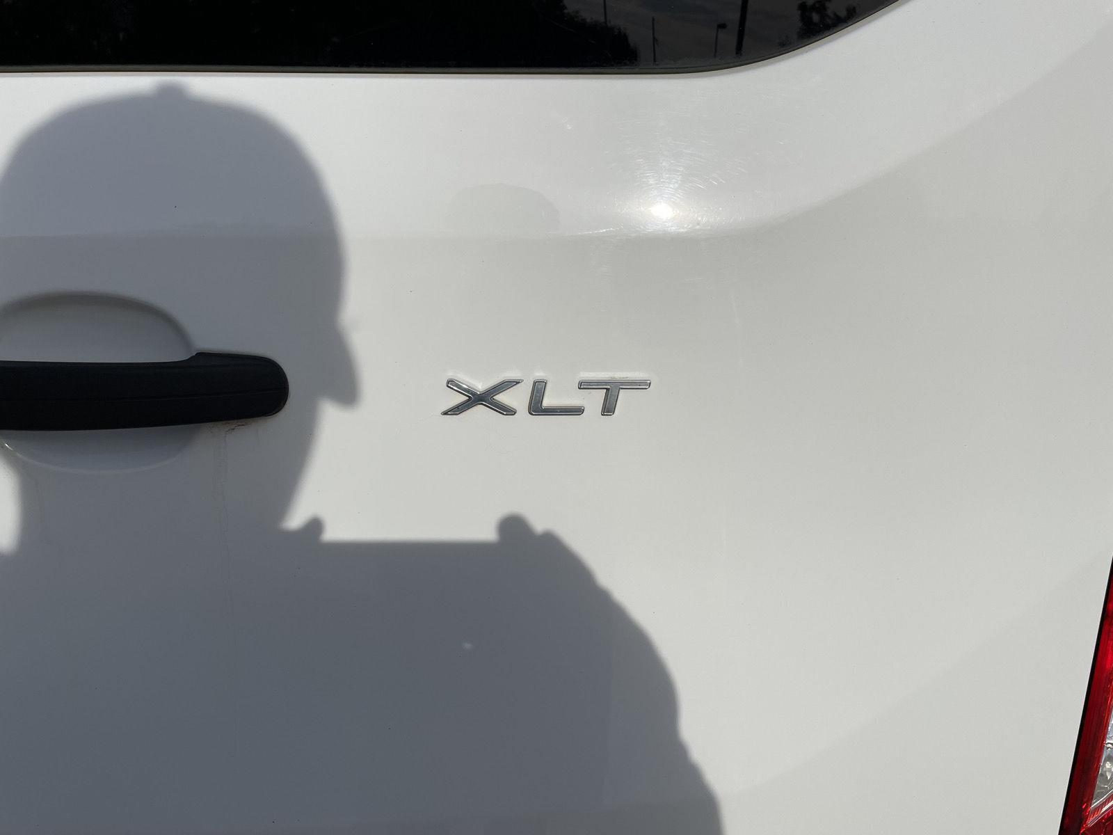 Vehicle photo 34