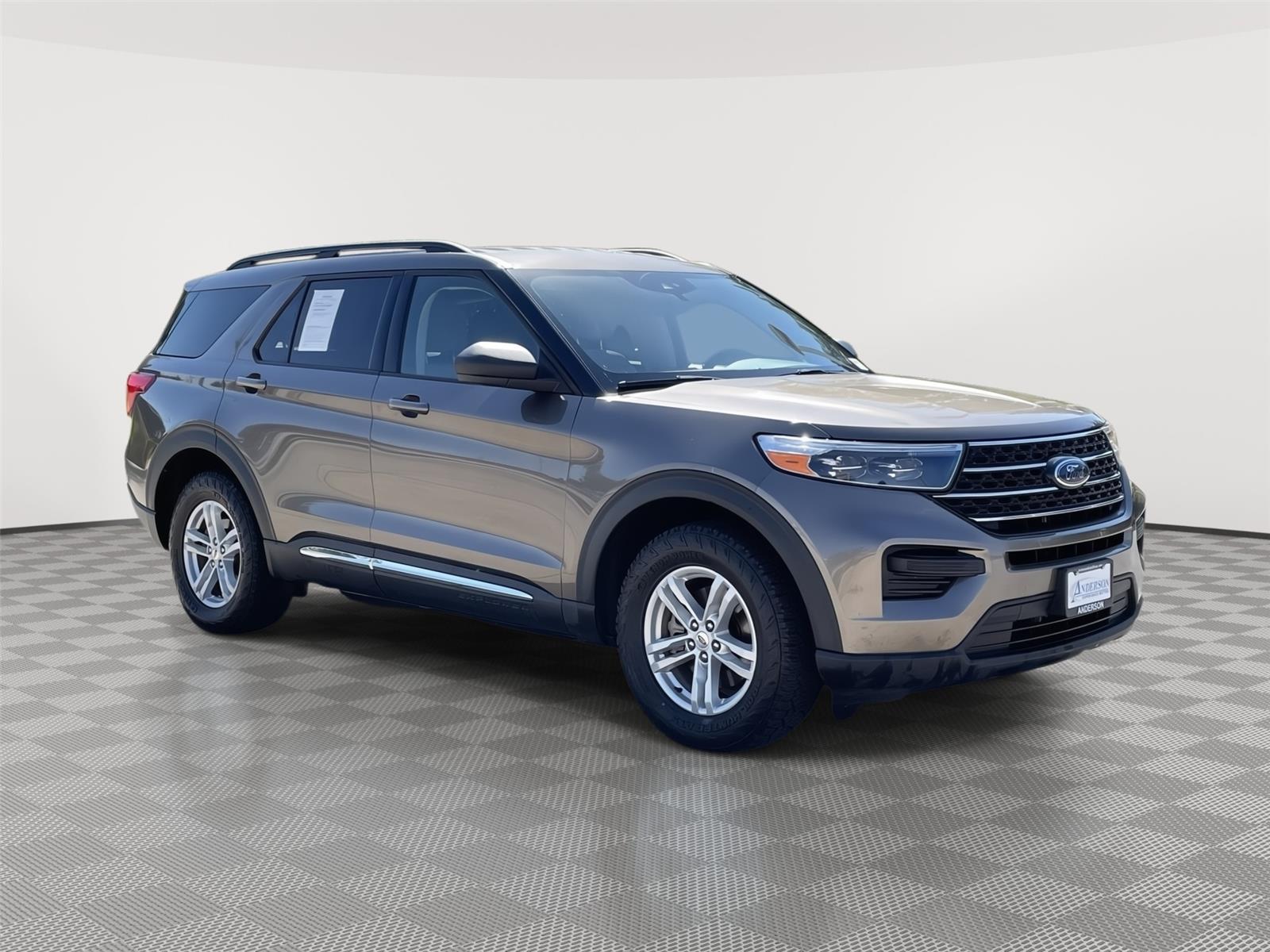 Vehicle photo 5