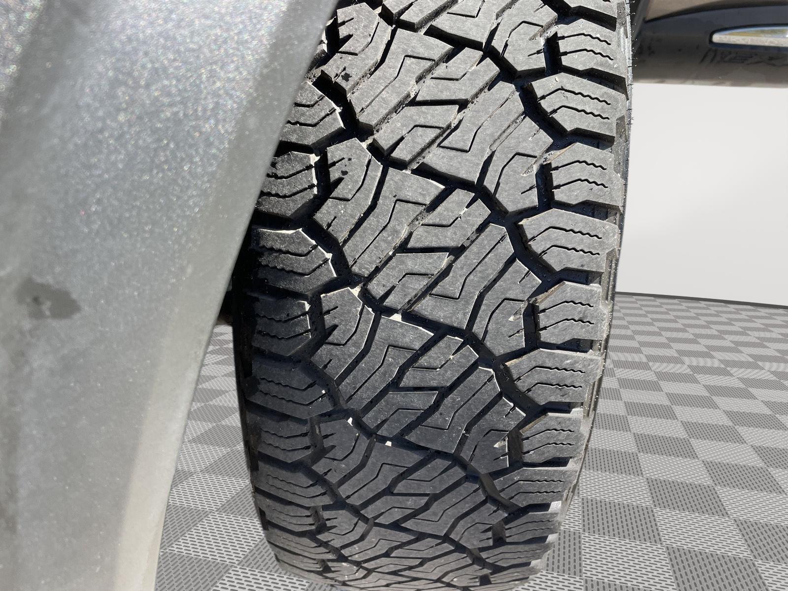 Vehicle photo 11