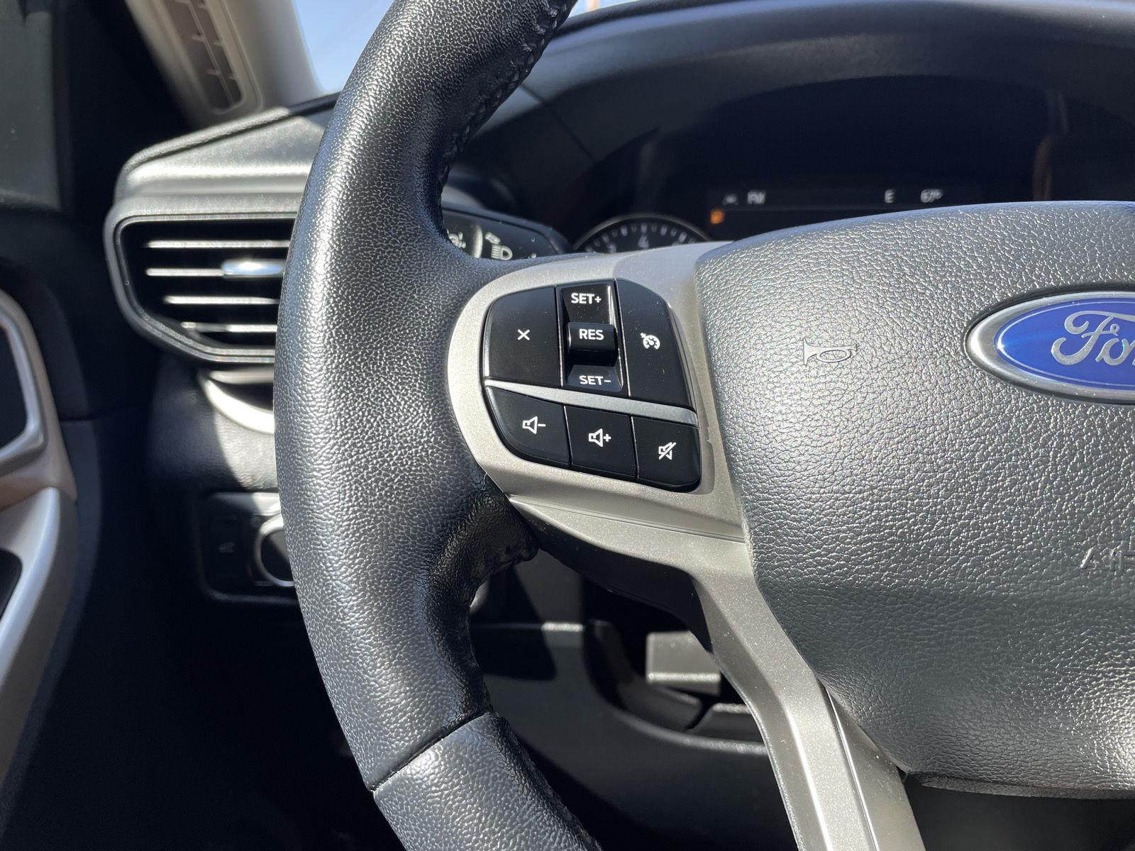 Vehicle photo 13