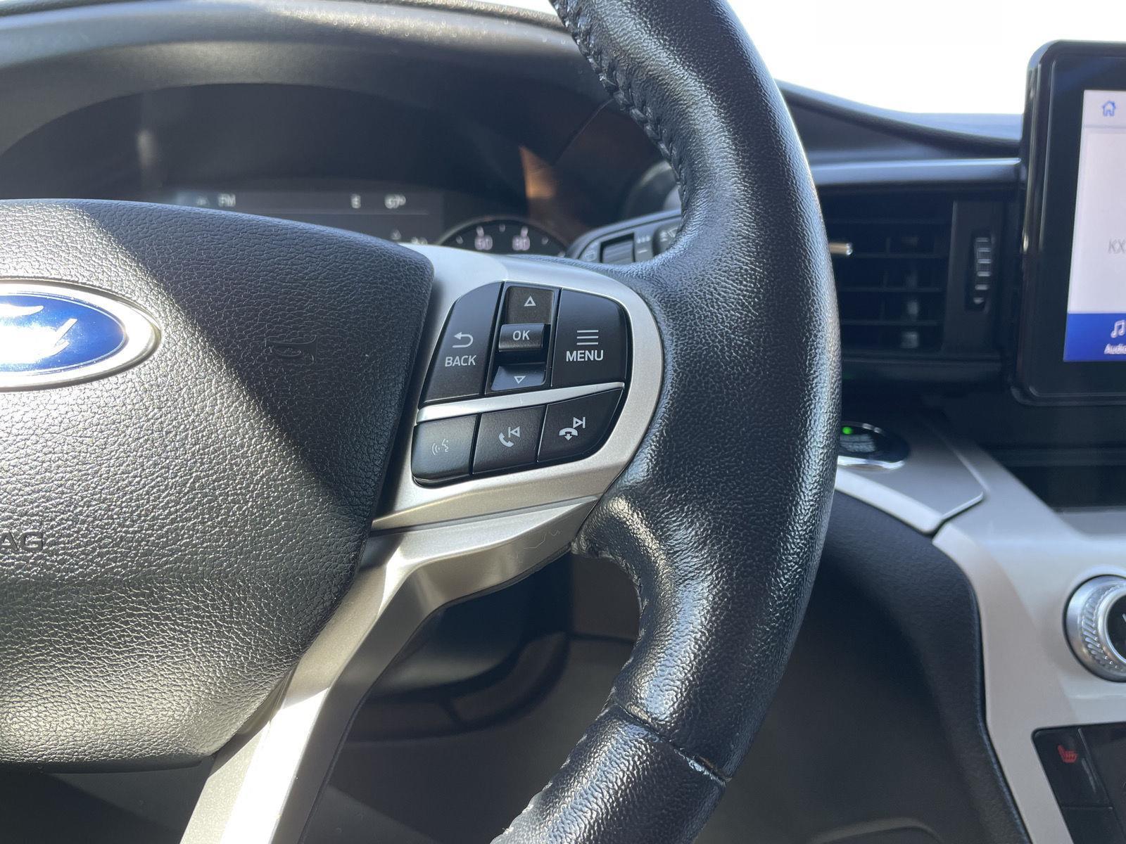 Vehicle photo 14