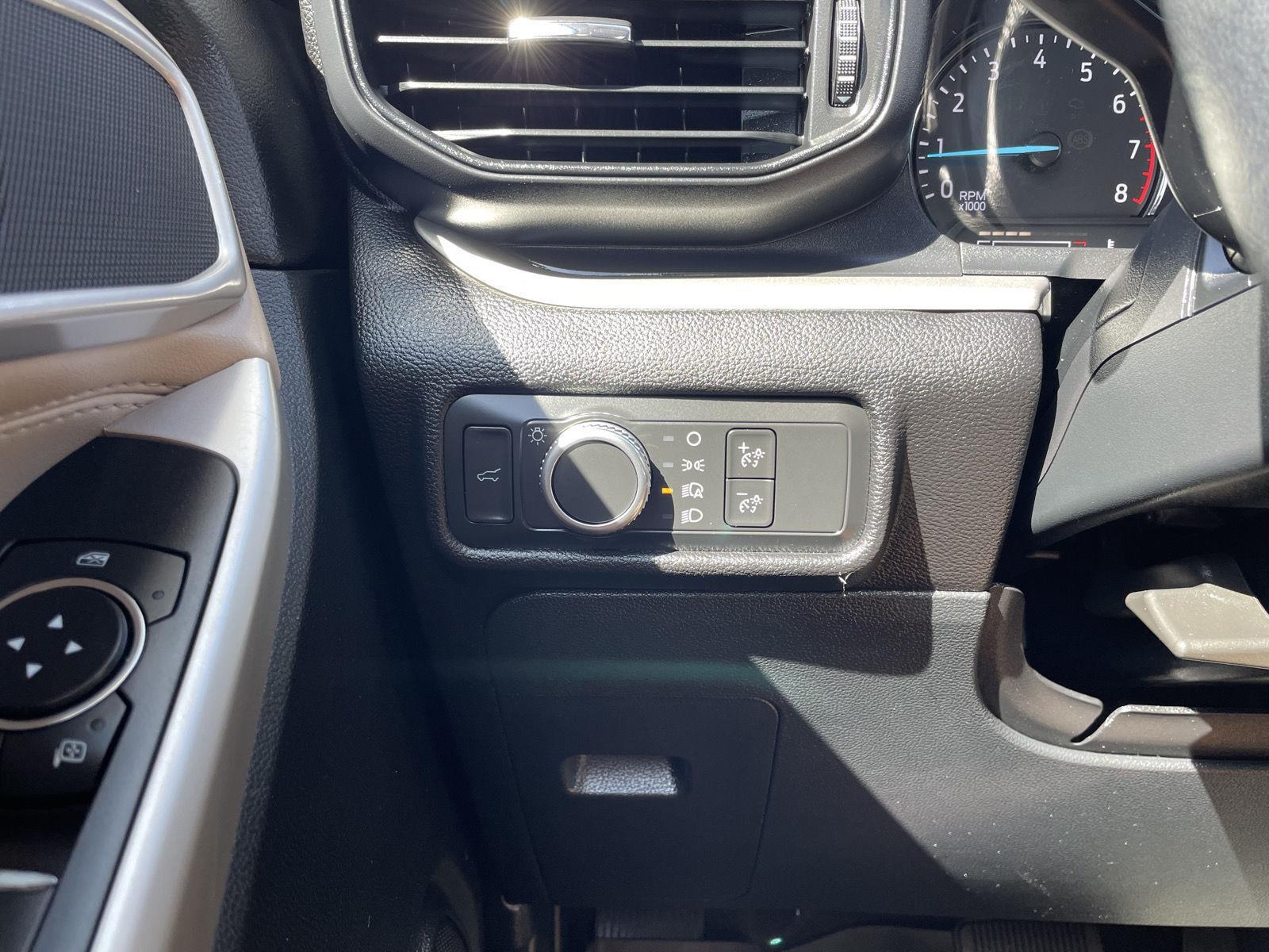 Vehicle photo 16