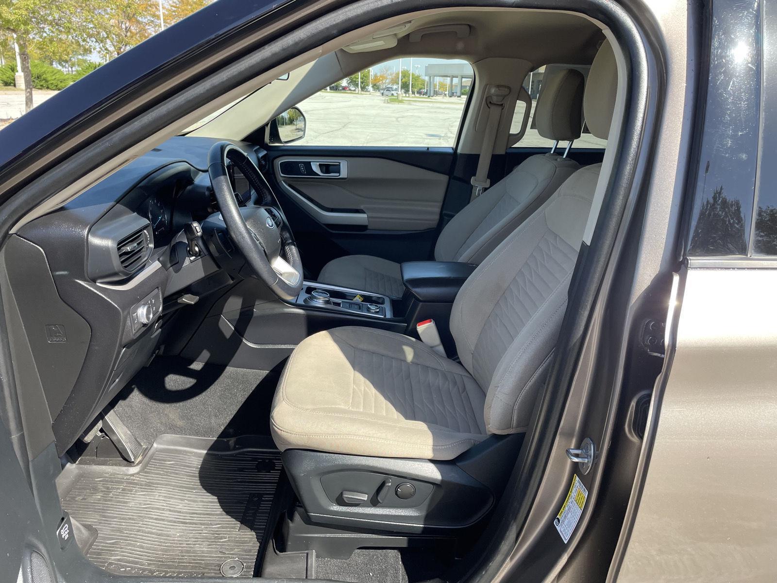 Vehicle photo 17