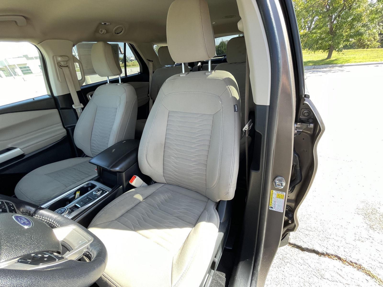 Vehicle photo 18
