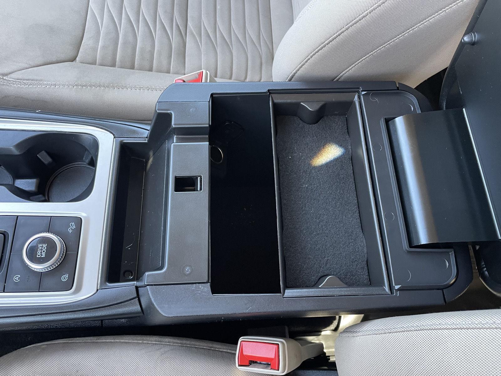 Vehicle photo 31