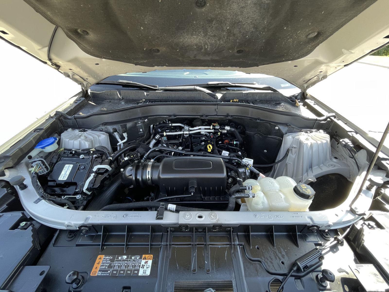 Vehicle photo 34