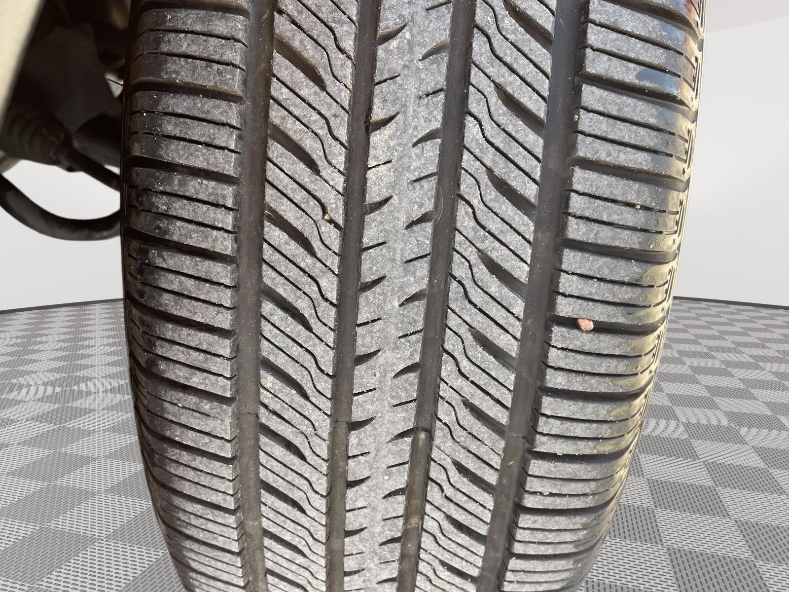 Vehicle photo 10