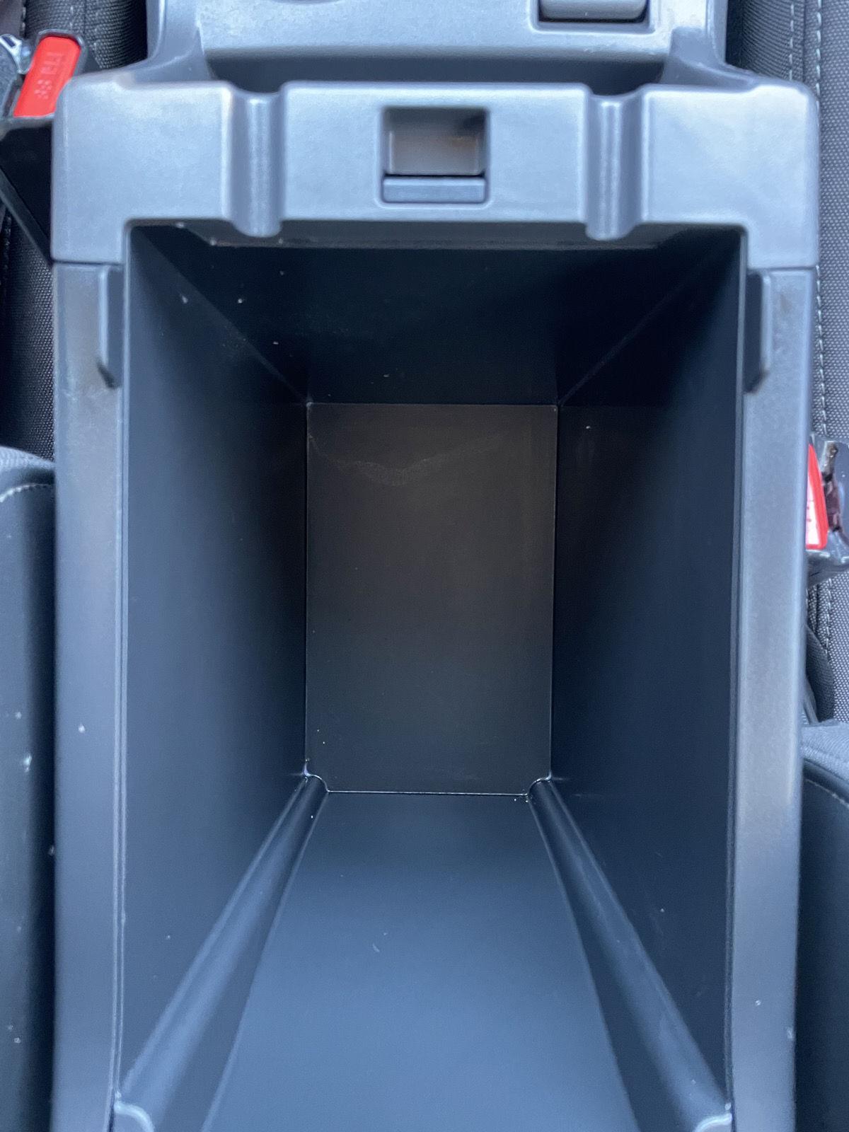 Vehicle photo 23