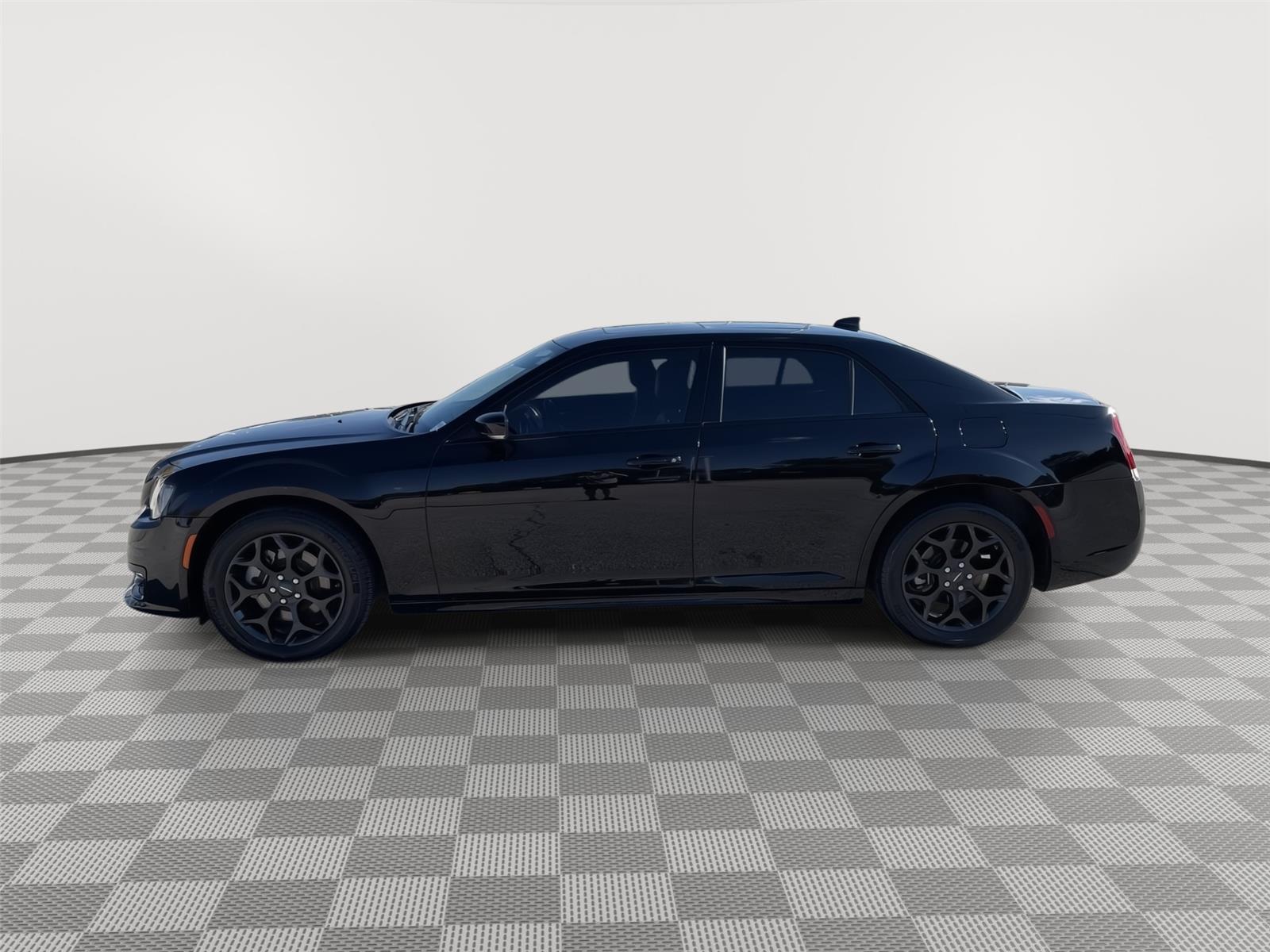 Vehicle photo 2