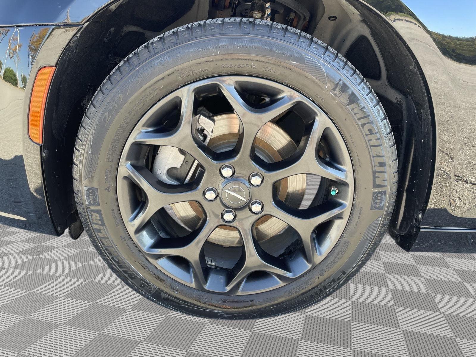 Vehicle photo 10