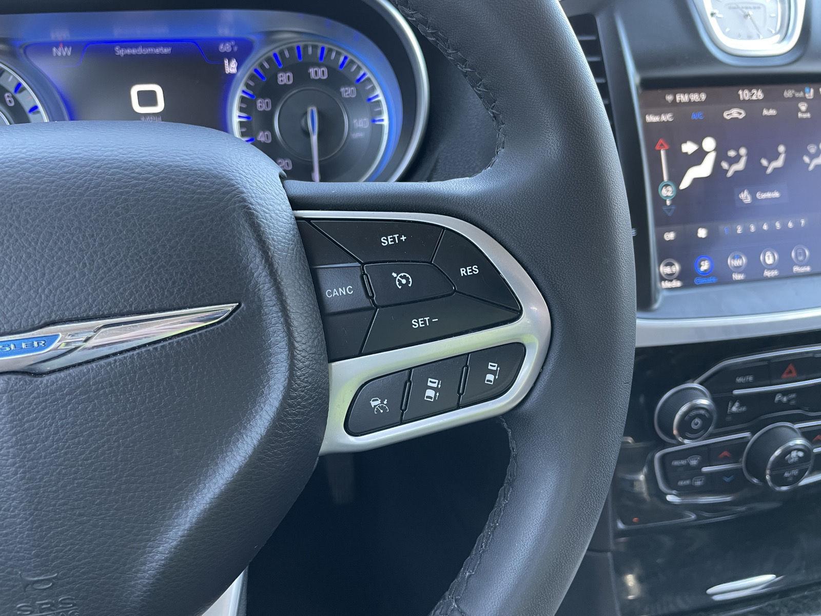 Vehicle photo 14