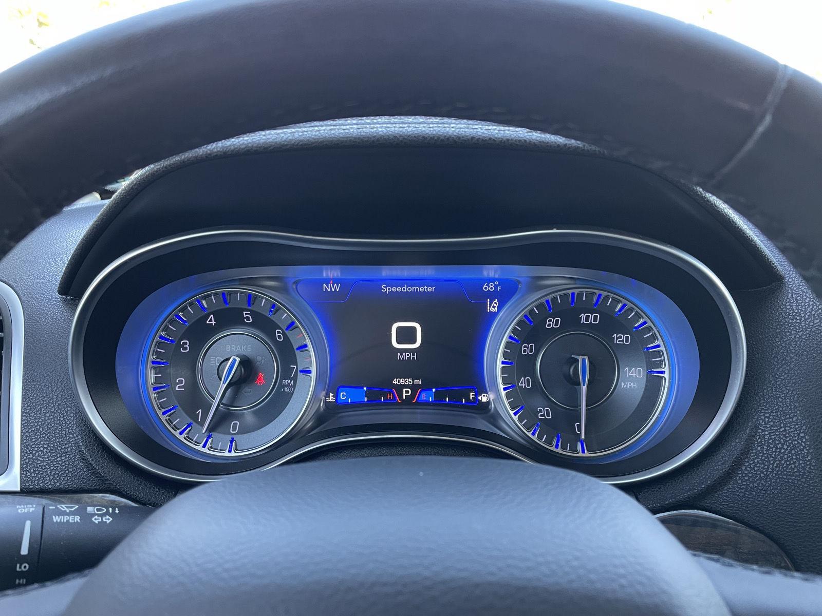Vehicle photo 15