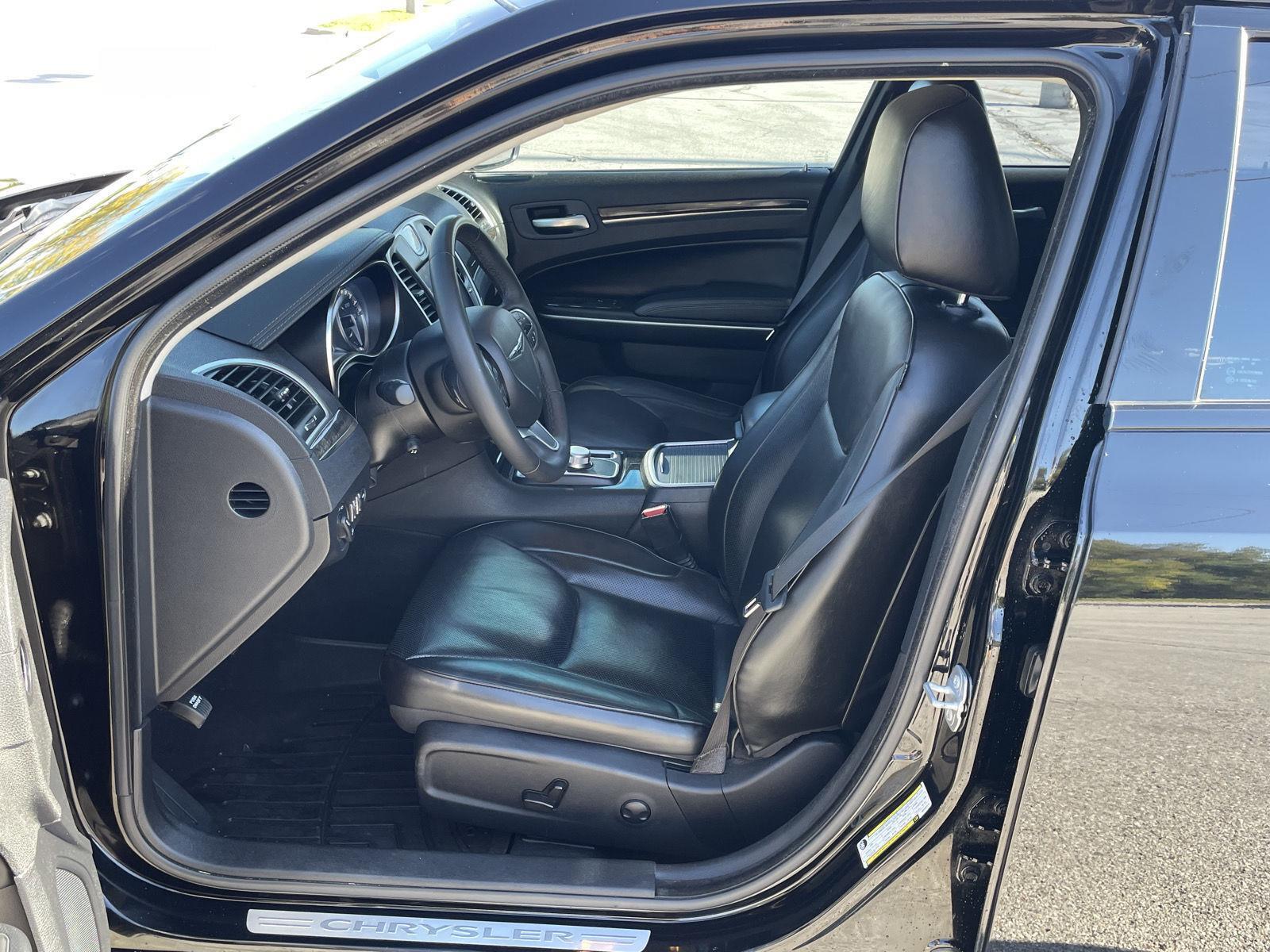 Vehicle photo 18
