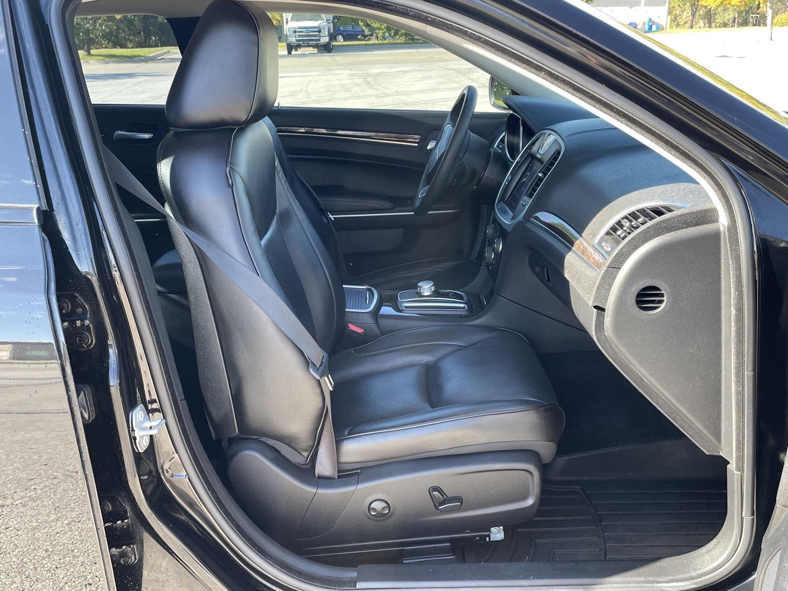 Vehicle photo 20