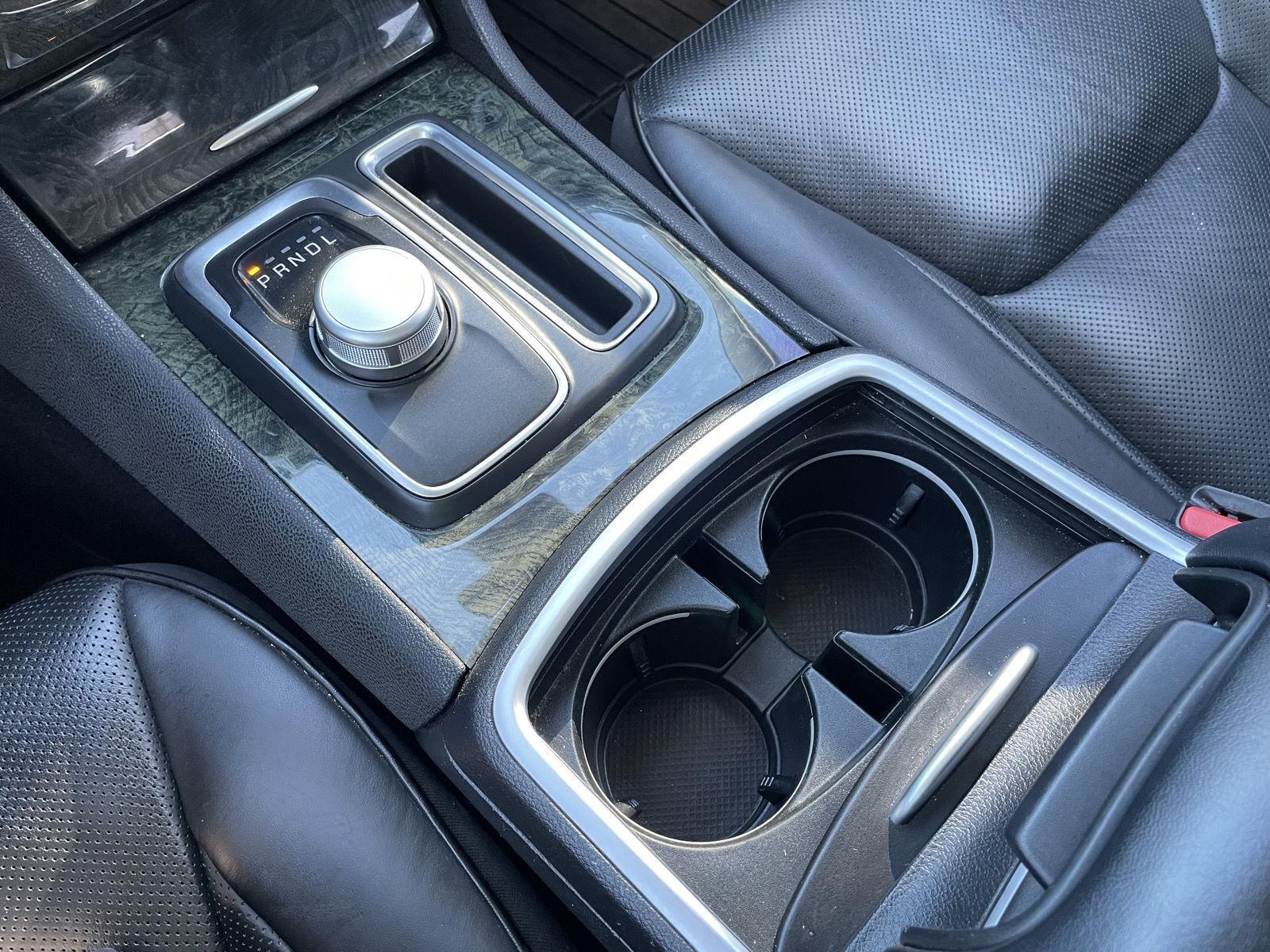 Vehicle photo 24