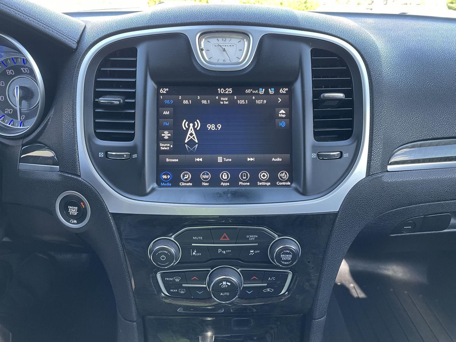 Vehicle photo 27