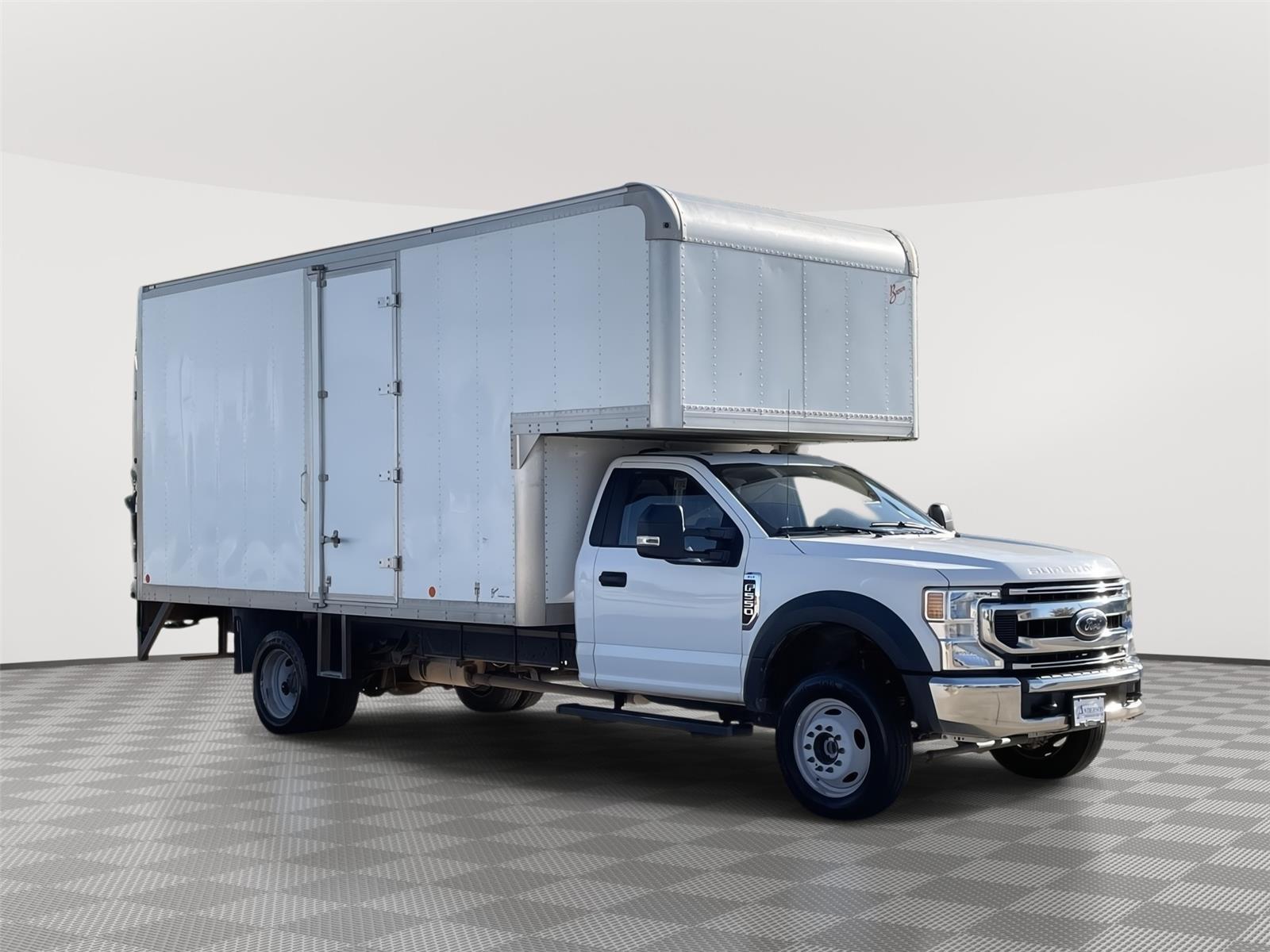 Vehicle photo 5