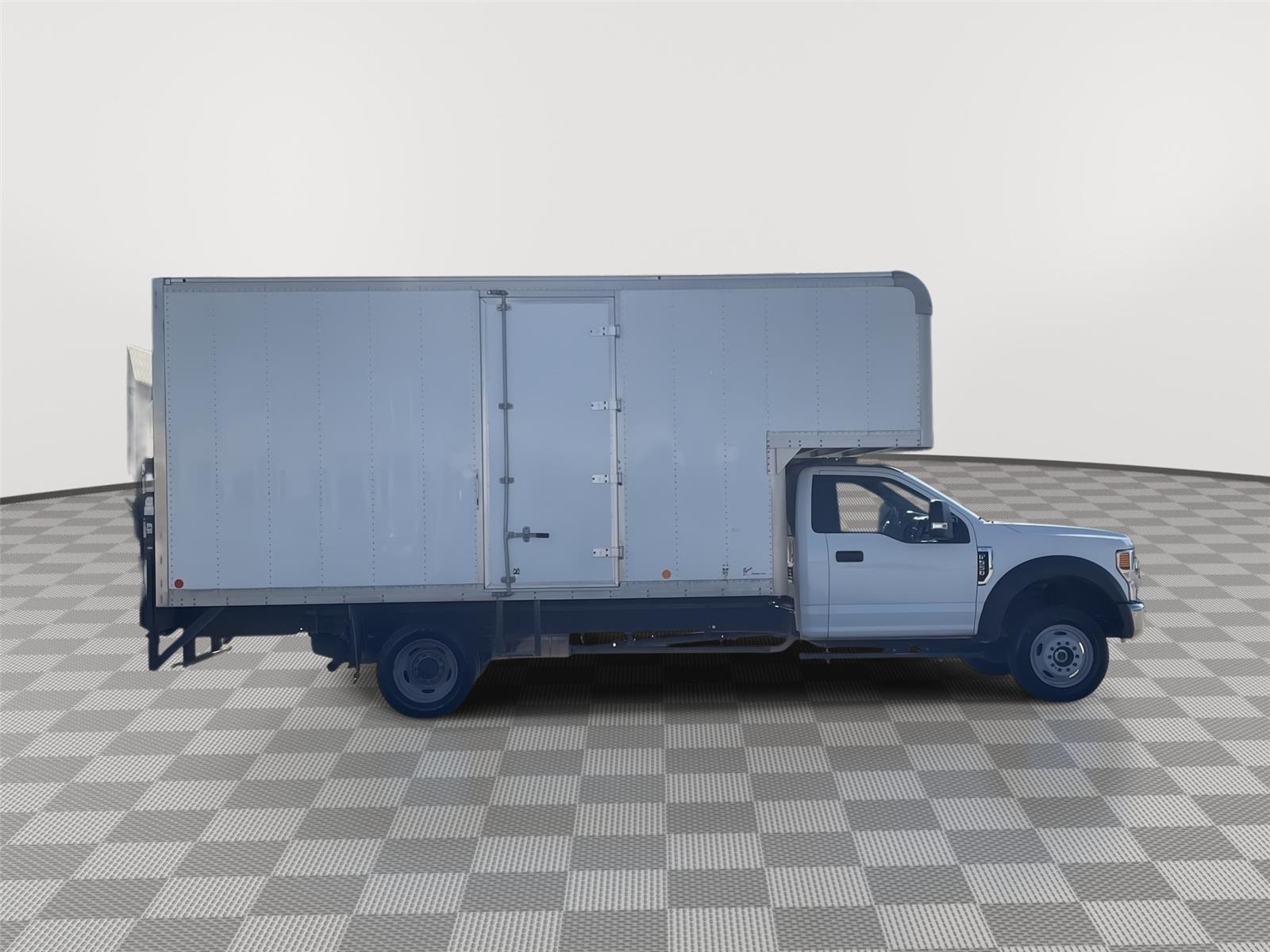 Vehicle photo 6