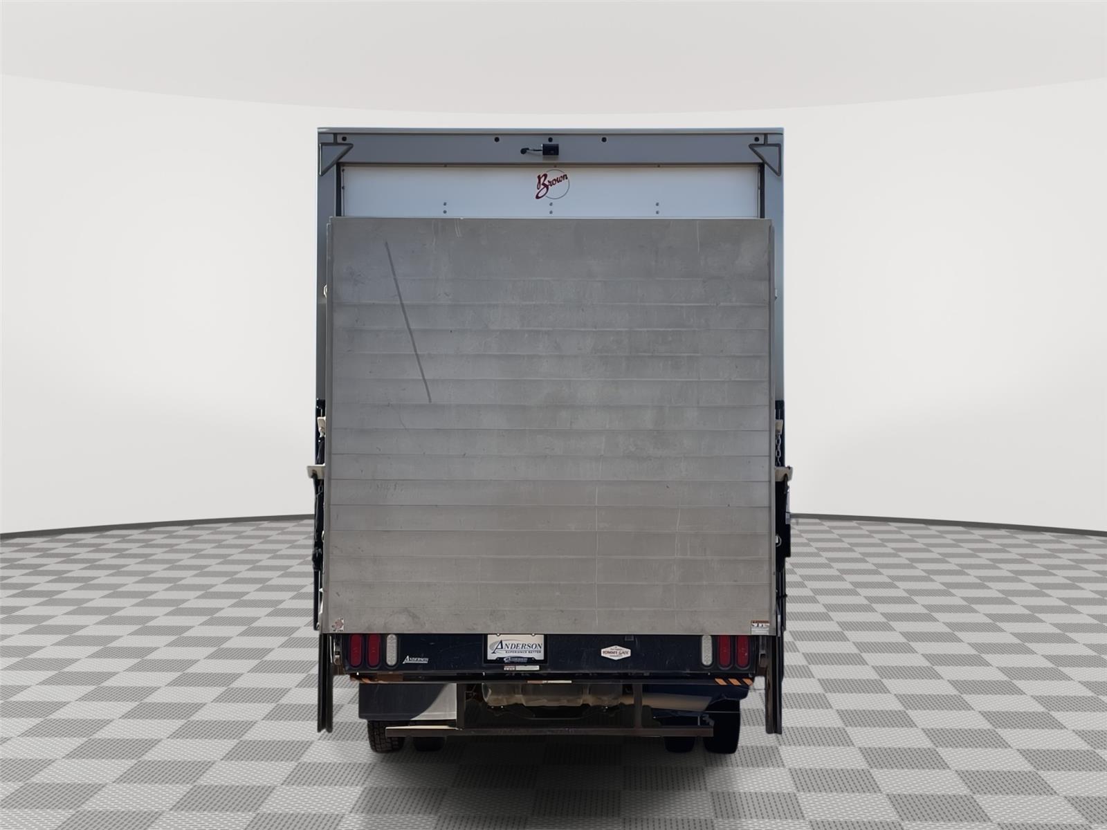 Vehicle photo 8