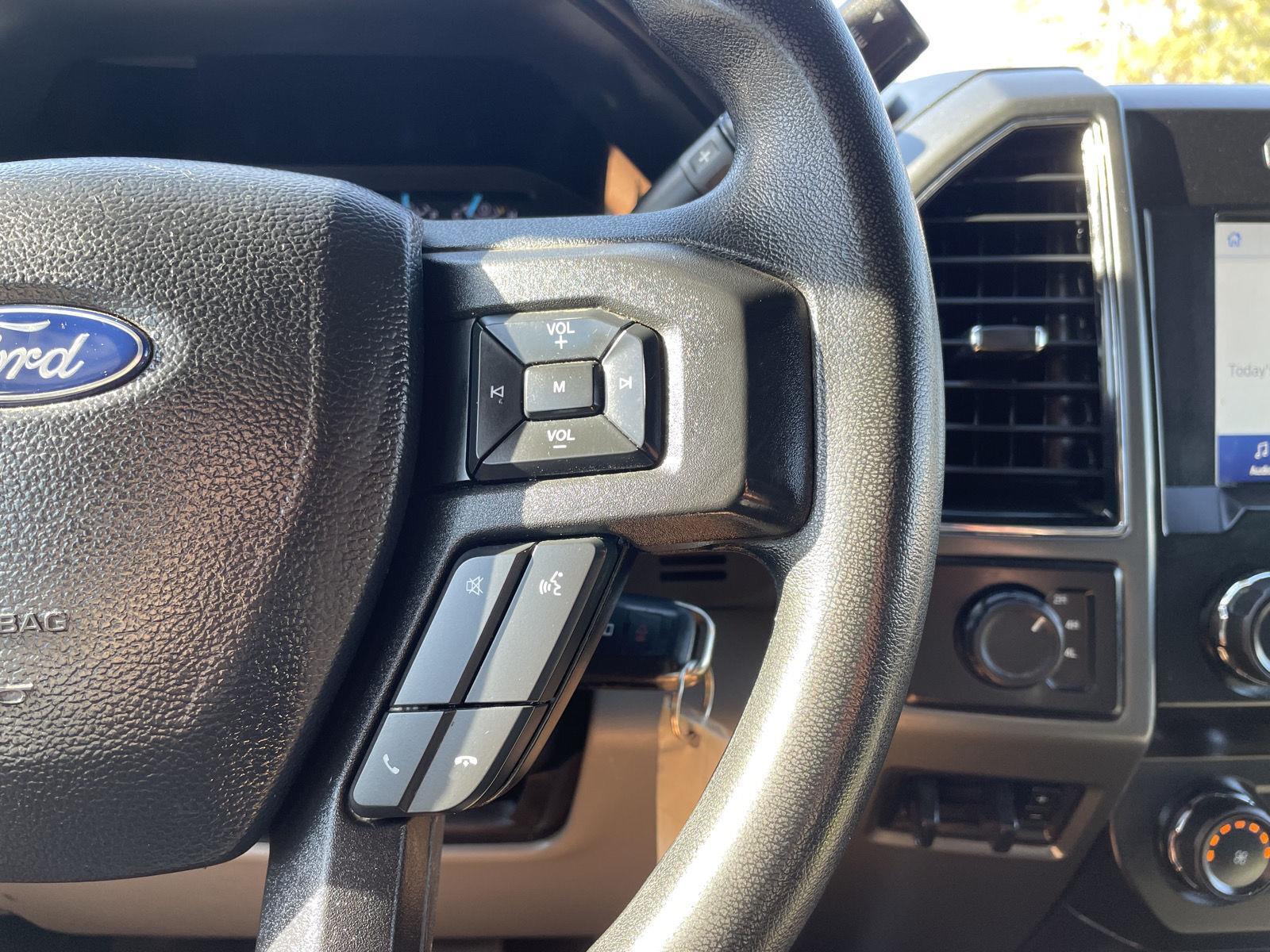 Vehicle photo 13