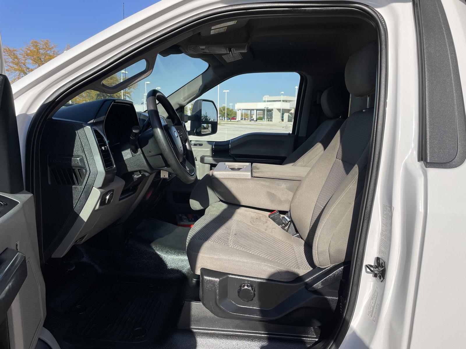 Vehicle photo 15