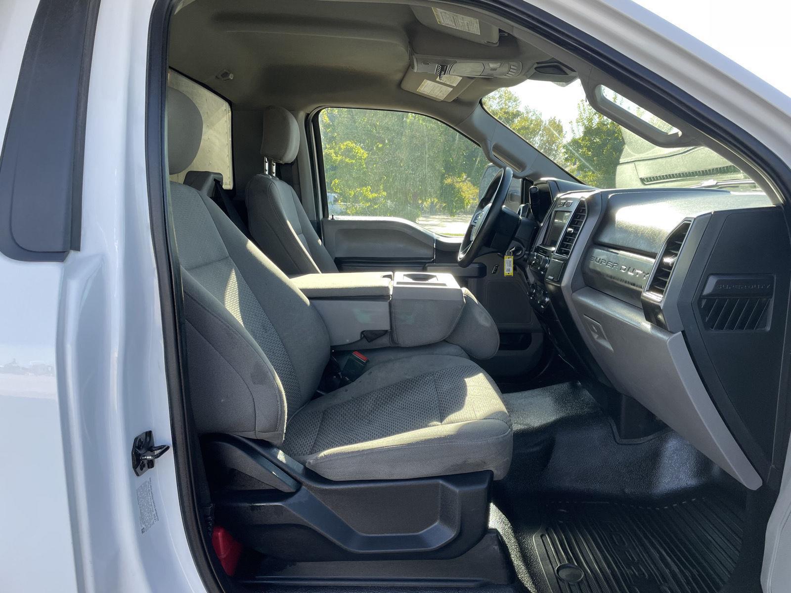 Vehicle photo 16