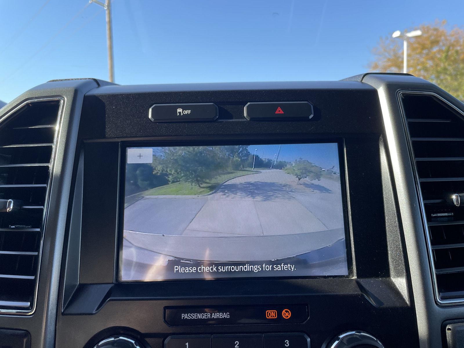 Vehicle photo 19