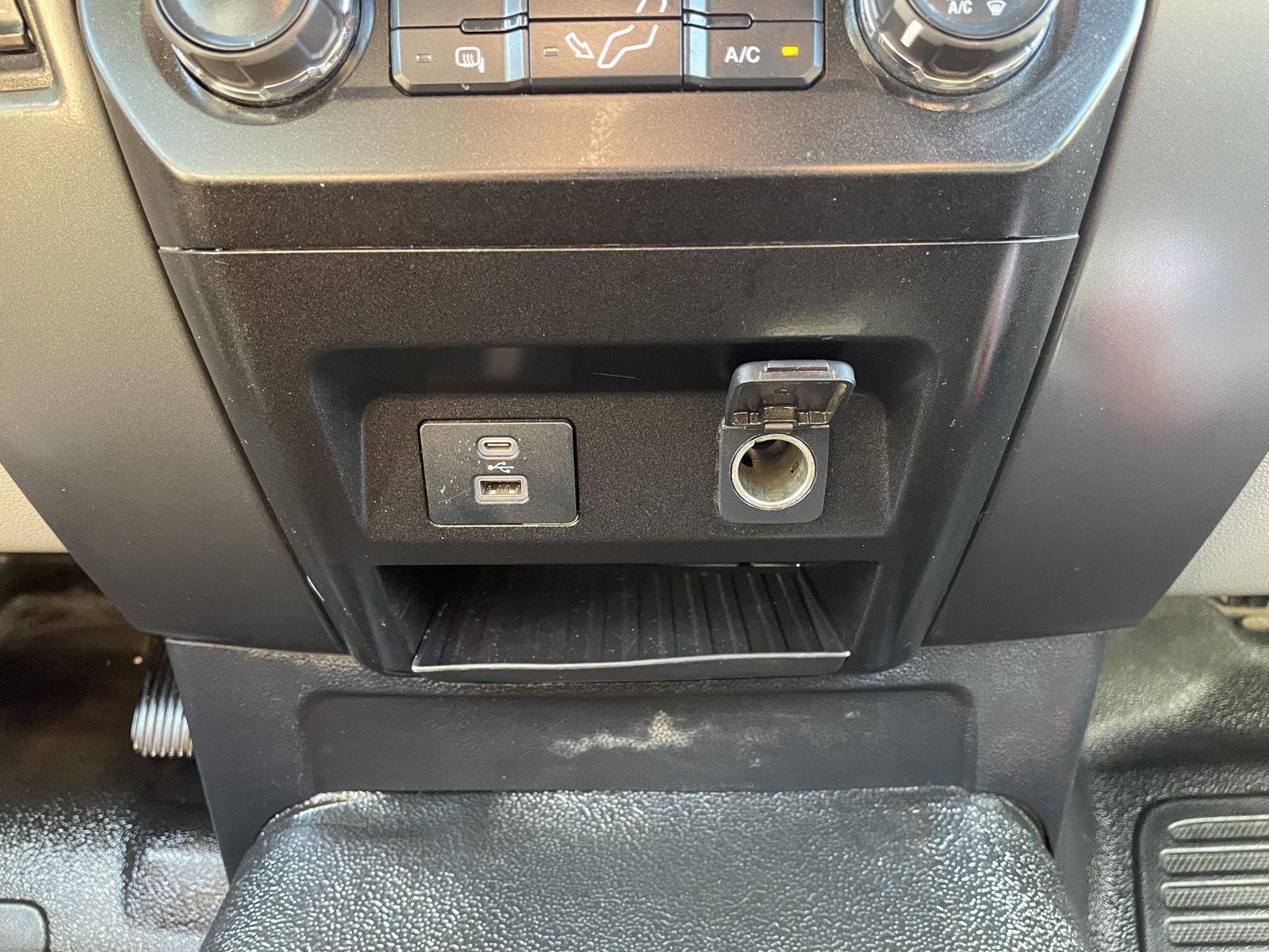 Vehicle photo 22