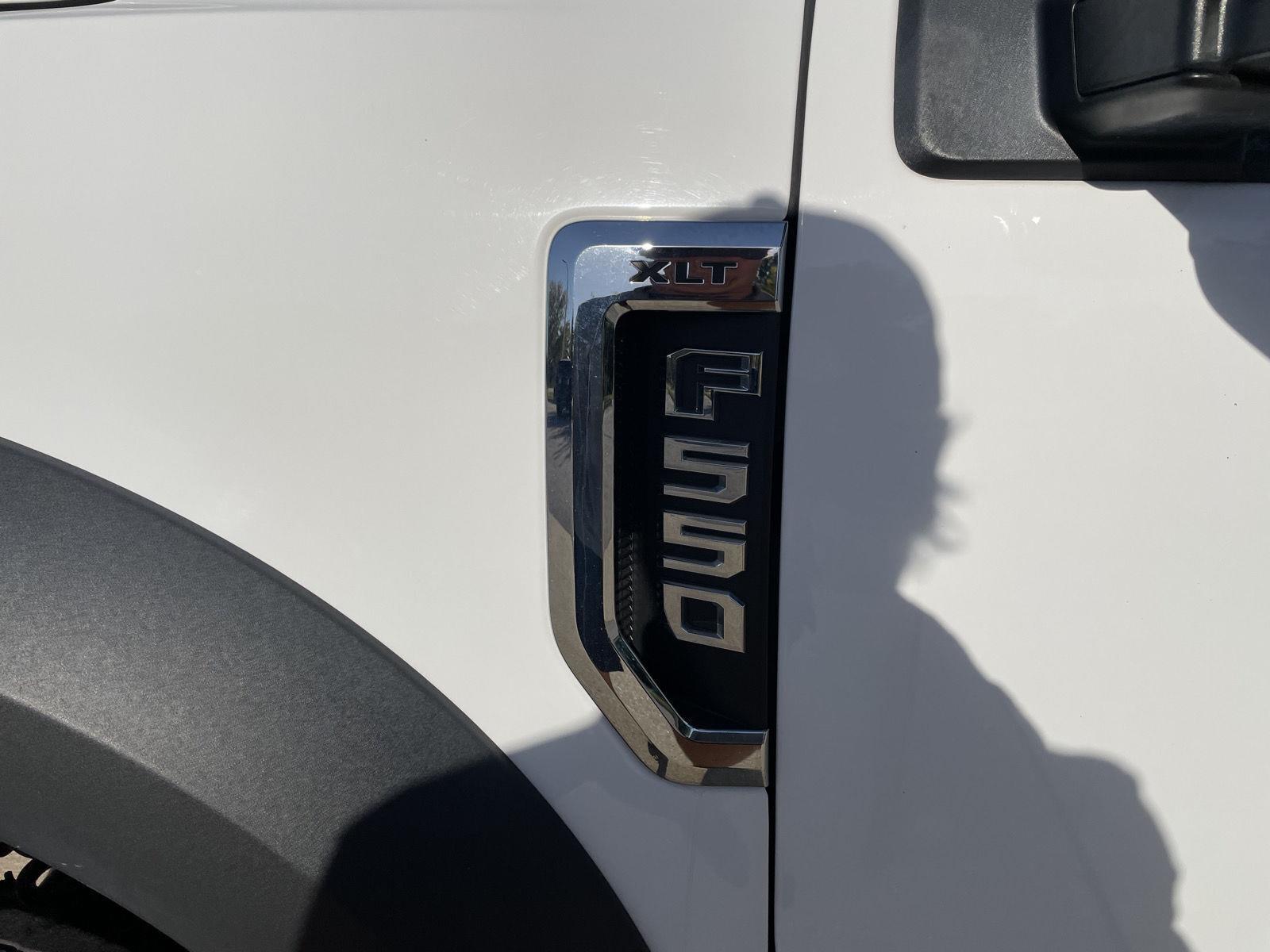 Vehicle photo 30