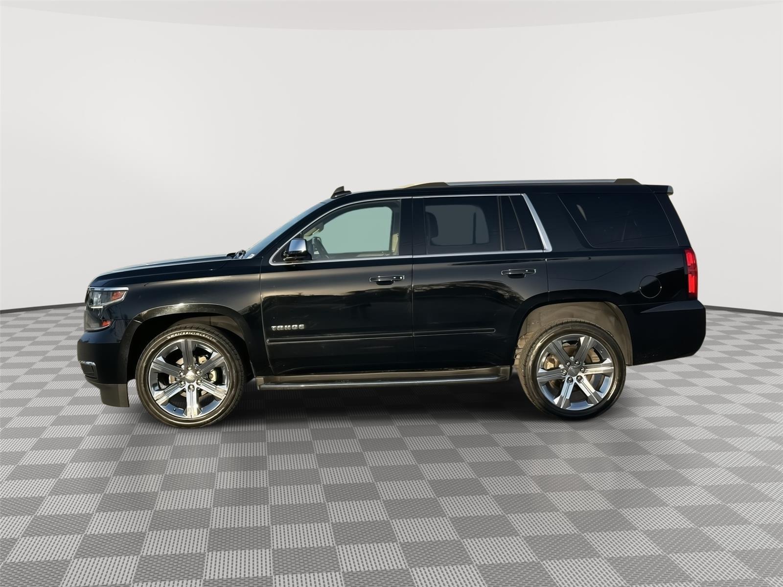 Vehicle photo 2