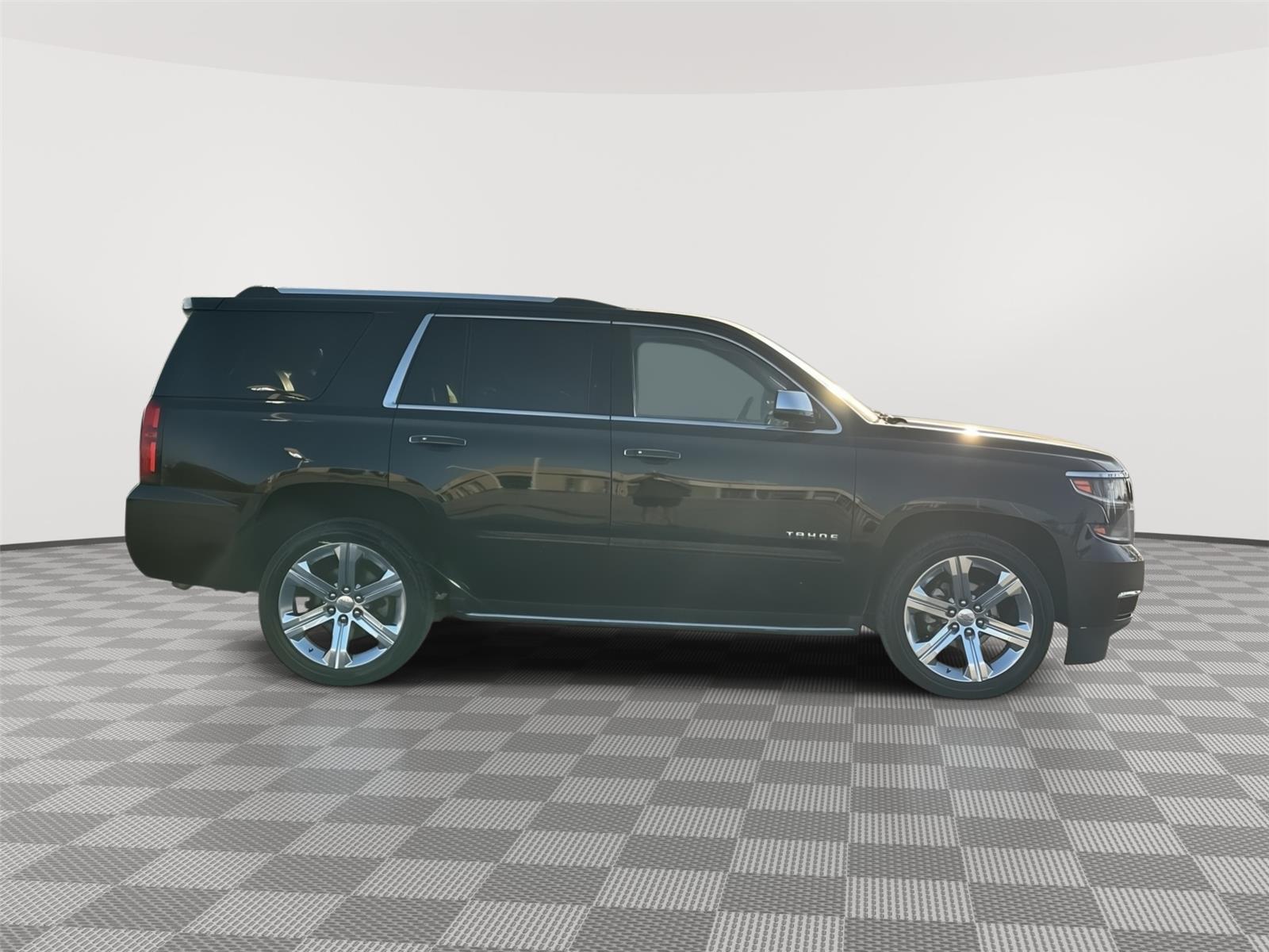 Vehicle photo 6