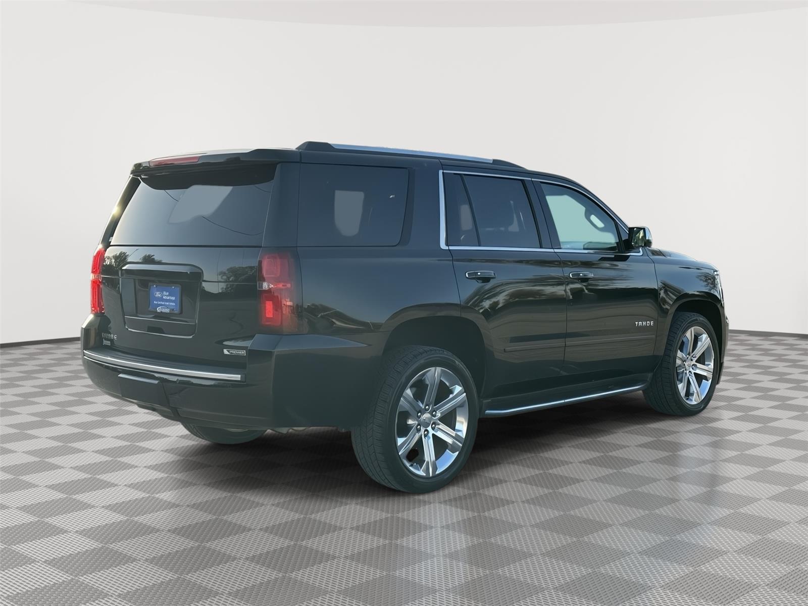 Vehicle photo 7