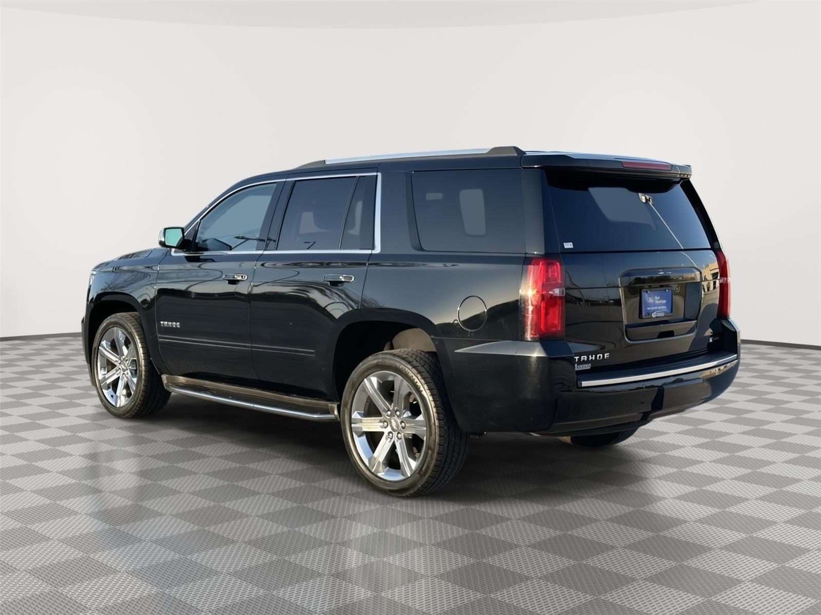 Vehicle photo 9
