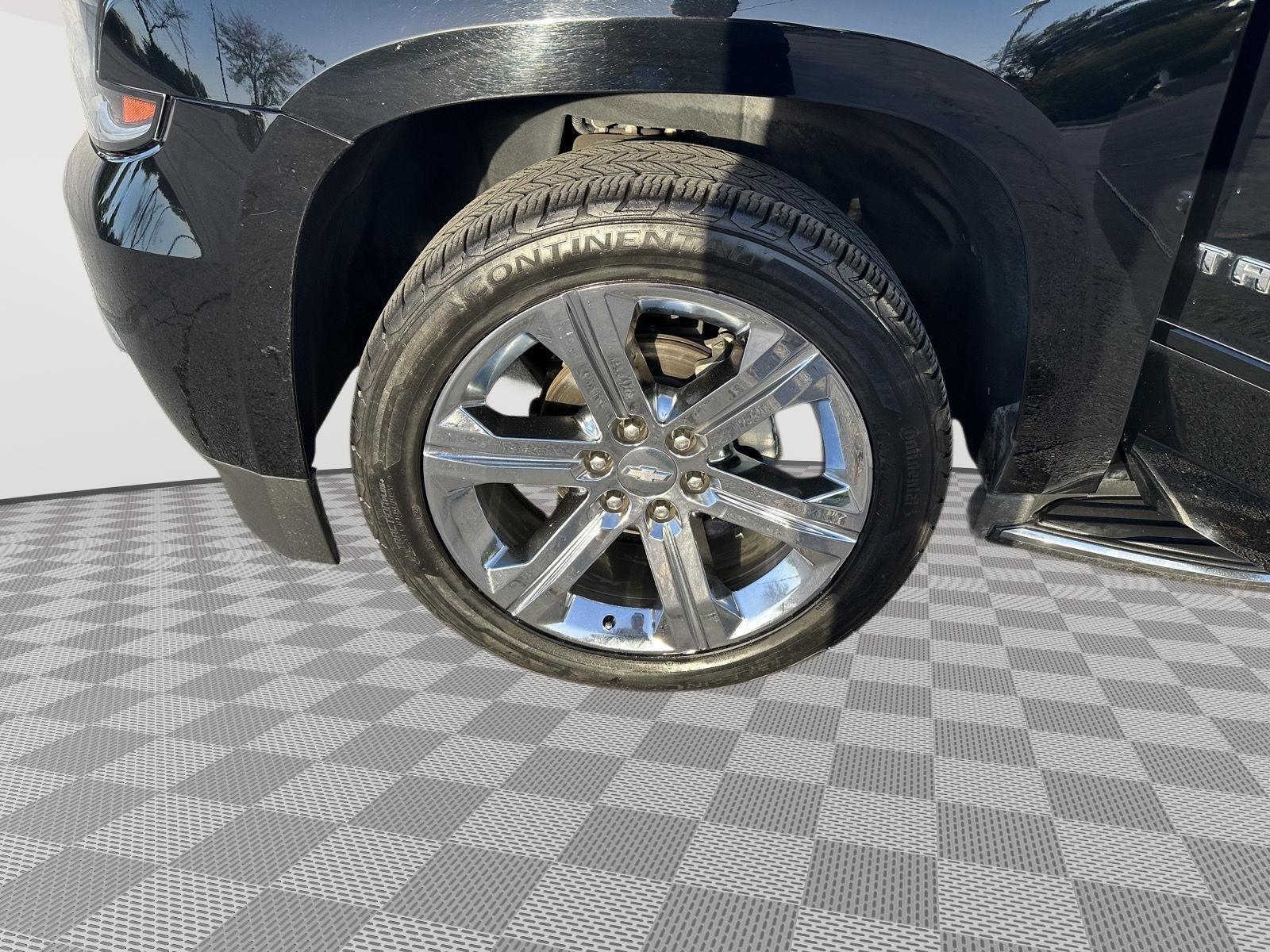 Vehicle photo 10