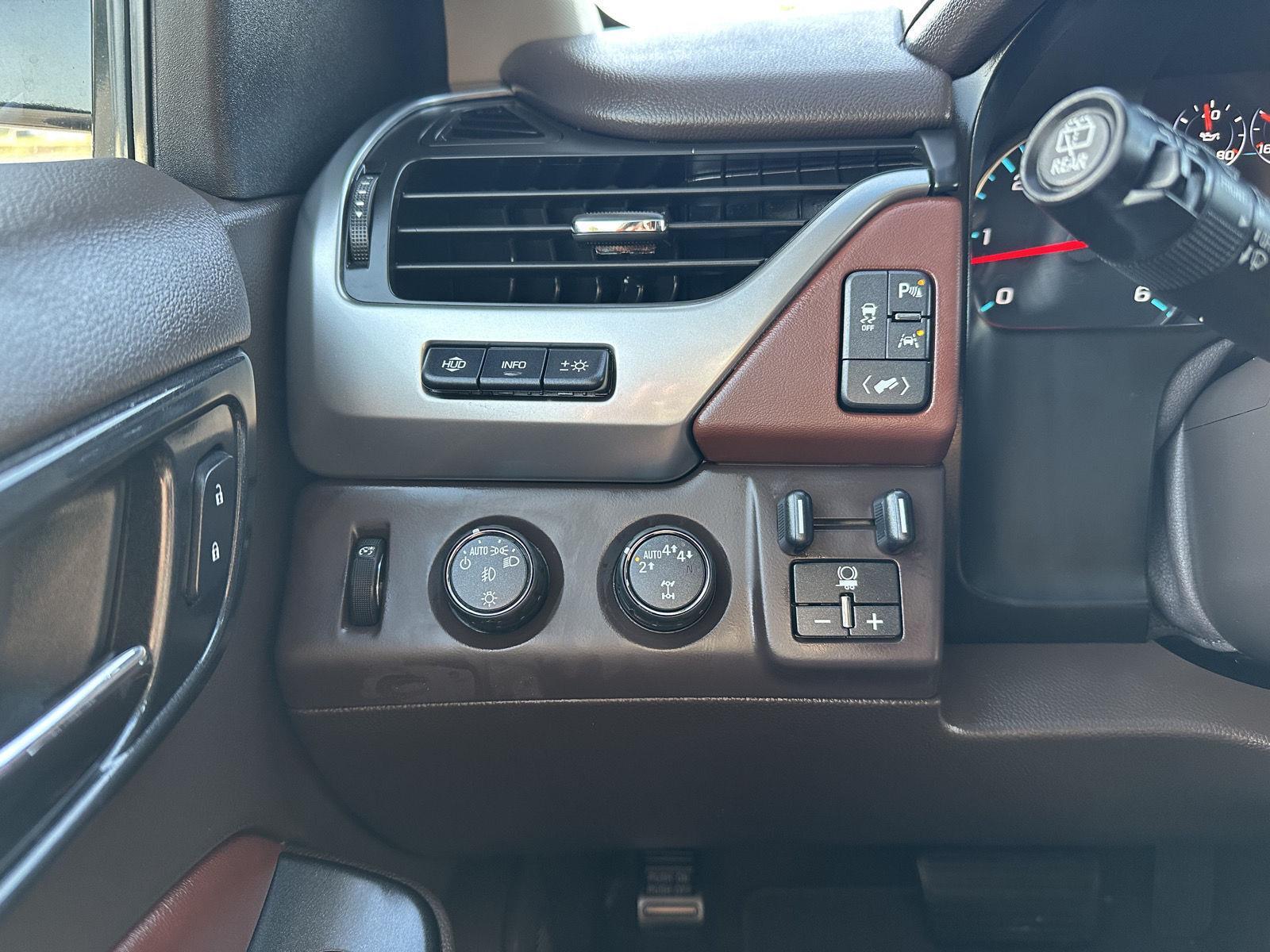 Vehicle photo 15